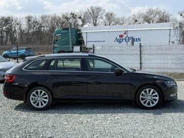 Skoda Superb III Kombi Facelifting 2.0 TDI SCR 150KM 2019 Škoda Superb Skoda Superb 2.0 TDI 150KM 2019, zdjęcie 9