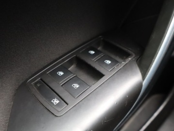 Opel Insignia I Sedan 2.0 CDTI ECOTEC 130KM 2009 Opel Insignia 2.0 CDTI, Automat, Navi, Klima, zdjęcie 17