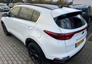 Kia Sportage IV SUV Facelifting 1.6 GDI 132KM 2021 Kia Sportage BLACK EDITION 1.6Ben.132KM 6Bieg.FulLed Navi Kamera Panor.Opl, zdjęcie 4