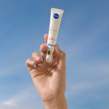 NIVEA Luminous Set Крем для глаз + Сыворотка против пятен + Косметичка