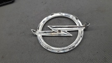 475498858 ZNAK OPEL ASTRA III