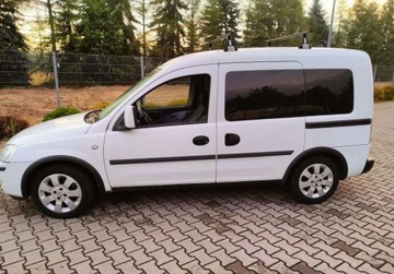 Opel Combo C Van 1.6 CNG ecoFLEX 94KM 2009 Opel COMBO 1,6 16V 94 KM Benzyna/LPG Klima Navi Android Przebieg 99 000 km