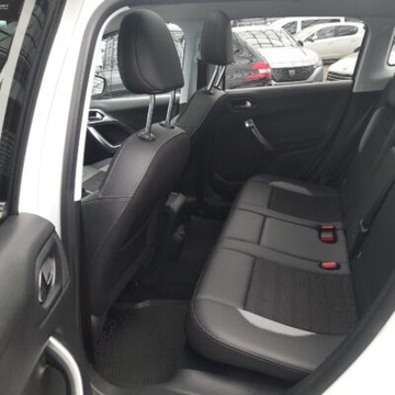 Peugeot 2008 I SUV Facelifting 1.2 PureTech 82KM 2018 Peugeot 2008 ALLURE rok 2018, benzyna, WYMIENIONY ROZRZĄD !!, zdjęcie 9