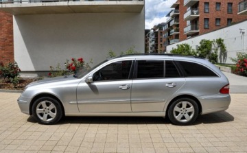 Mercedes Klasa E W211 Kombi S211 3.5 4Matic 272KM 2005 Mercedes-Benz Klasa E 3,5 (272KM) 4-Matic 3.5 Benzyna 272KM, zdjęcie 1