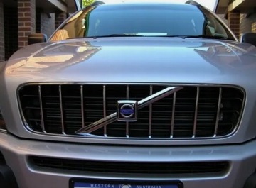 03-13 VOLVO XC90 XC70- LIŠTA CHRÓM MASKA