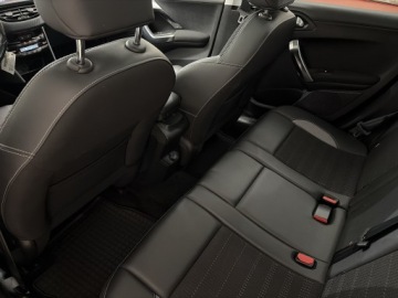 Peugeot 2008 I SUV Facelifting 1.2 PureTech 110KM 2017 Peugeot 2008 1.2 Pure Tech Allure S&amp;S I (2013-2019, zdjęcie 10