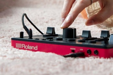 ROLAND AIRA COMPACT E-4 Voice Tweaker - harmonizer