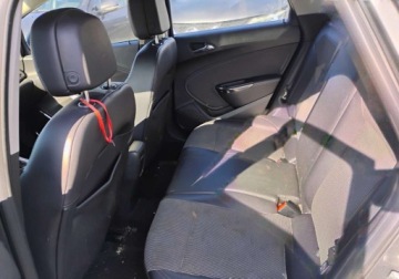 Opel Astra J Sports Tourer 1.7 CDTI ECOTEC 110KM 2011 Opel Astra 2011r, 1.7 CDTI. Uszkodzony lewy przod. Pali 1.7 Diesel 110KM, zdjęcie 8