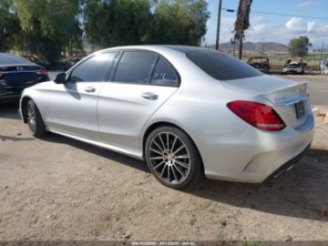 Mercedes Klasa C W205 2017 Mercedes-Benz Klasa C 2017 MERCEDES-BENZ C 300 LUXURYSPORT 2.0 Benzyna, zdjęcie 7