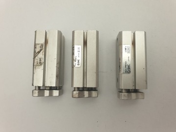 Siłownik pneumatyczny SMC CDQMB12-30 skok 30mm M5