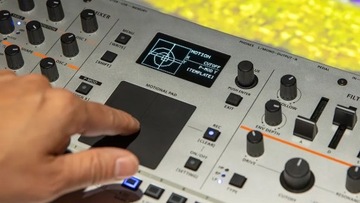 ЦИФРОВОЙ СИНТЕЗАТОР ROLAND GAIA 2 – НОВИНКА!