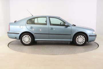 Skoda Octavia II Hatchback 1.6 MPI 102KM 2010 Skoda Octavia 1.6, Salon Polska, GAZ, Klima, zdjęcie 5