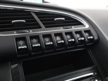 Peugeot 3008 I Crossover Facelifting 1.2 PureTech 130KM 2015 Peugeot 3008 1.2 Benzyna Allure Panorama Navi, zdjęcie 25