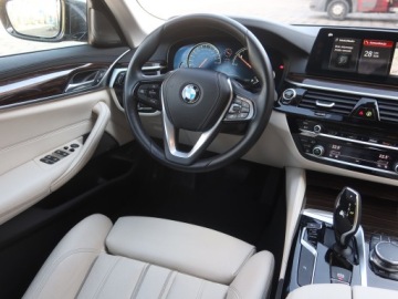 BMW Seria 5 G30-G31 Limuzyna 520d 190KM 2017 BMW 5 520d, Salon Polska, Serwis ASO, 187 KM, zdjęcie 6
