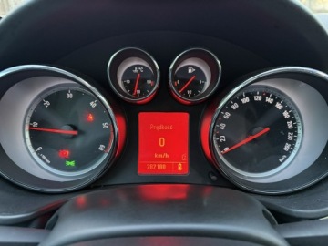 Opel Insignia I Sports Tourer 2.0 CDTI ECOTEC 160KM 2009 Opel Insignia Cosmo Sport Tour 2.0 CDTI 160KM Navi, zdjęcie 32