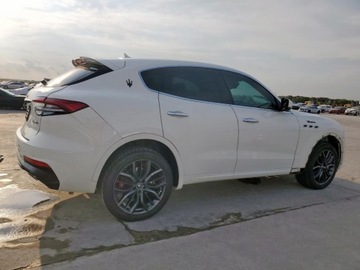 Maserati Levante 2022 Maserati Levante Modena 2022 3.0l 3.0 Benzyna 424KM, zdjęcie 3