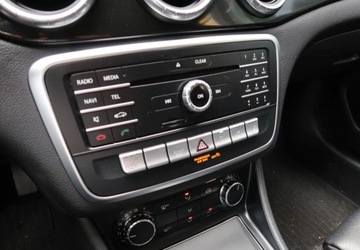 Mercedes CLA C117 Shooting Brake Facelifting 2.1 200 d 136KM 2018 Mercedes-Benz CLA 200d automat, podgrzewane fotele, skorzana tapicerka, pd, zdjęcie 21