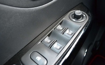 Renault Captur I Crossover 1.2 ENERGY TCe 118KM 2016 Renault Captur automat - bezwypadkowe - Bogate wyposazenie - po OPLATACH, zdjęcie 36