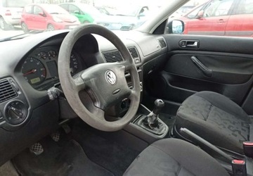 Volkswagen Golf IV Hatchback 1.4 16V 75KM 1998 Volkswagen Golf Volkswagen Golf 1.4 Benzyna 75KM, zdjęcie 6
