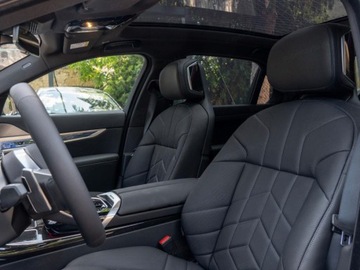 BMW Seria 7 G70 Sedan 3.0 40d 299KM 2025 BMW Seria 7 740d xDrive Sport Sedan 3.0 (299KM) 2025, zdjęcie 5