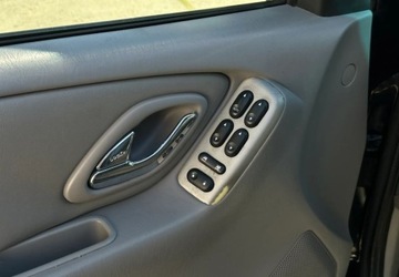 Mazda Tribute I 3.0 V6 197KM 2002 Mazda Tribute Mazda Tribute 3.0 V6 Exclusive 3.0 Benzyna 197KM, zdjęcie 9