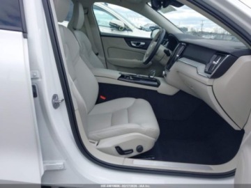 Volvo S60 III Sedan Plug-In Facelifting 2.0 T8 455KM 2024 Volvo S60 2024 VOLVO S60 RECHARGE PLUG-IN HYBRID T8 PLUS DARK THEME 2.0, zdjęcie 5