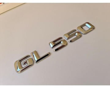 GL550 STŘÍBRNÁ CHROM ŠTÍTEK Z ČÍSLO  NA ZADNÍ KUFR