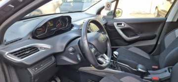 Peugeot 2008 I SUV Facelifting 1.5 BlueHDI 102KM 2018 Peugeot 2008 Jeden Właściciel BlueHDI Allure, zdjęcie 17