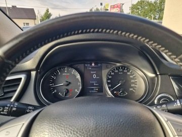 Nissan Qashqai II Crossover 1.2 DIG-T 115KM 2014 Nissan Qashqai Benzyna Tekna Navigacja Panorama, zdjęcie 32