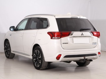 Mitsubishi Outlander III 2017 Mitsubishi Outlander 2.0 PHEV, 4X4, Automat, zdjęcie 3
