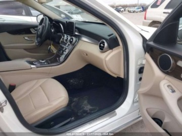 Mercedes Klasa C W205 2018 Mercedes-Benz Klasa C C 300 4matic 2.0 Benzyna 241KM, zdjęcie 9