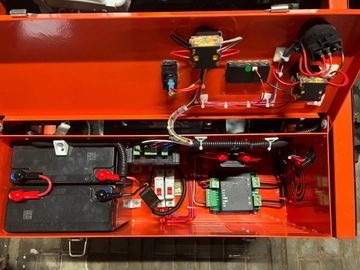 КОСИЛКА С ДИСТАНЦИОННЫМ УПРАВЛЕНИЕМ. ВСЕГОДНАЯ МАШИНА. ЛЕТОМ КОСИТСЯ, ЗИМОЙ СНЕГ УБИРАЕТСЯ