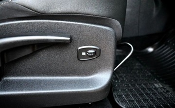 Renault Scenic III Van Facelifting 1.6 dCi eco2 130KM 2013 Renault Scenic Lift Nawigacja, 7osobowa wersja, BOSE 1.6 Diesel 130KM, zdjęcie 21