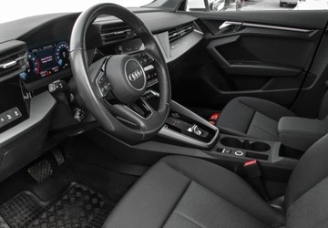 Audi A3 8Y Sportback 1.5 35 TFSI 150KM 2023 Audi A3 Sportback 1.5 TSI 150KM S-Tronic Podgrzewane Fotele Czujniki Parko, zdjęcie 2
