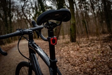 LAMPKA ROWEROWA PRZEDNIA 3xLED USB-C + OŚWIETLENIE ROWEROWE TYLNE PRO VAYOX