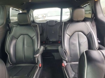 Chrysler Pacifica II 2021 Chrysler Pacifica Hybrid Limited 2021 3.6 Elektryczny 260KM, zdjęcie 11