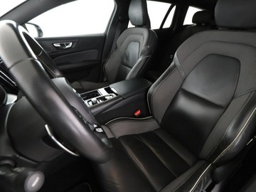 Volvo V60 II  2020 Volvo V60 PHEV 4x4 skóra/alcantara full LED, zdjęcie 12