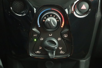 Toyota Aygo II Hatchback 3d Facelifting 1.0 VVT-i 72KM 2019 Toyota Aygo 1.0 VVT-i, Salon Polska, Serwis ASO, zdjęcie 9