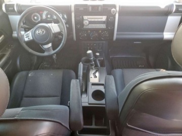 Toyota FJ Cruiser 2008 Toyota FJ 2008, po gradobiciu, od ubezpieczalni 4.0 Benzyna 243KM, zdjęcie 7