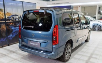 Toyota 2024 Toyota Proace City City Verso Long 1.5 D-4D Family aut 1.5 Diesel 130KM, zdjęcie 2