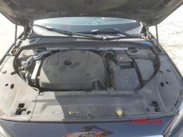 Volvo S90 II Sedan 2.0 T5 250KM 2018 Volvo S90 2018 r. , 2,0L T5 MOMENTUM 2.0 Benzyna 250KM, zdjęcie 10