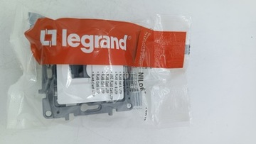 LEGRAND NILOE GNIAZDO RJ456 CAT 764573 POJED