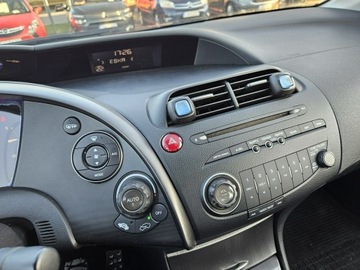 Honda Civic VIII Hatchback 3d 1.8 i-VTEC 140KM 2009 Honda Civic 1,8 benzyna+lpg 140KM, zdjęcie 10