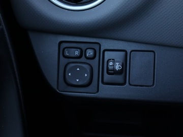 Toyota Yaris III Hatchback 5d Facelifting Hybrid 100KM 2015 Toyota Yaris 1.5 Hybrid, 1. Właściciel, zdjęcie 17