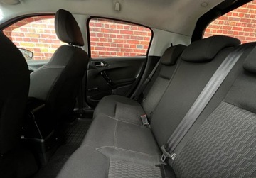 Peugeot 208 I Hatchback 3d 1.2 VTI 82KM 2014 Peugeot 208 Salon PL Czujniki Kamera niski przebieg Gwarancja w cenie Waw, zdjęcie 14