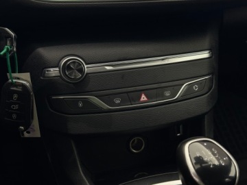 Peugeot 308 II SW Facelifting 1.5 BlueHDI 130KM 2021 Peugeot 308 Active Pack / CarPlay/Android Auto / K, zdjęcie 23