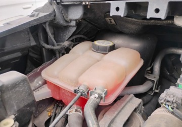 Ford C-MAX II Minivan 1.0 EcoBoost 125KM 2013 Ford C-MAX 2013r, 1.0 Benzyna. Delikatnie przetarty lewy bok. Jezdzi., zdjęcie 23