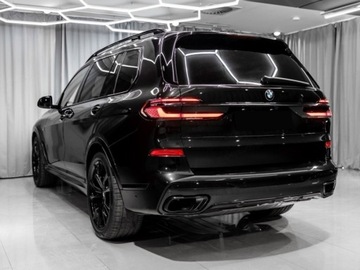 BMW X7 SUV Facelifting 3.0 40d 352KM 2025 xDrive40d Sport Suv 3.0 (352KM) 2025, zdjęcie 4