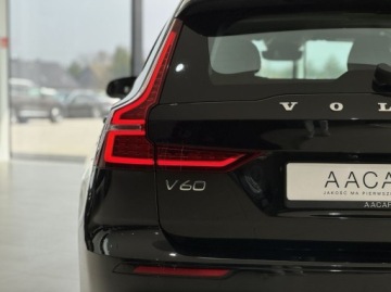 Volvo V60 II  Kombi Plug-in 2.0 T6 Plug-In Hybrid 350KM 2023 Volvo V60 T6 Plug In Core Kamera cofania LED CarPlayAndroid Auto ACC, zdjęcie 37