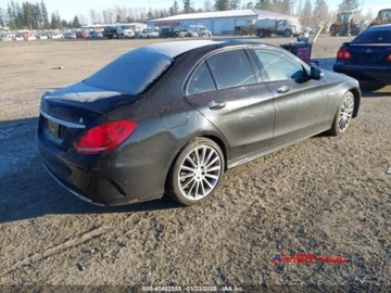 Mercedes Klasa C W205 2017 Mercedes-Benz Klasa C 2017 3.0L V6 Biturbo AMG C 43 4MATIC 3.0 Benzyna, zdjęcie 5